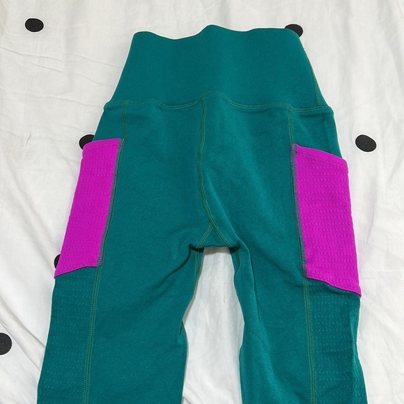 Fabletics High-Waisted Dark Jade/Fiesta SculptKnit Pocket Legging - Picture 9 of 9